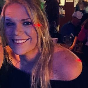 Meet your Posher, Carissa